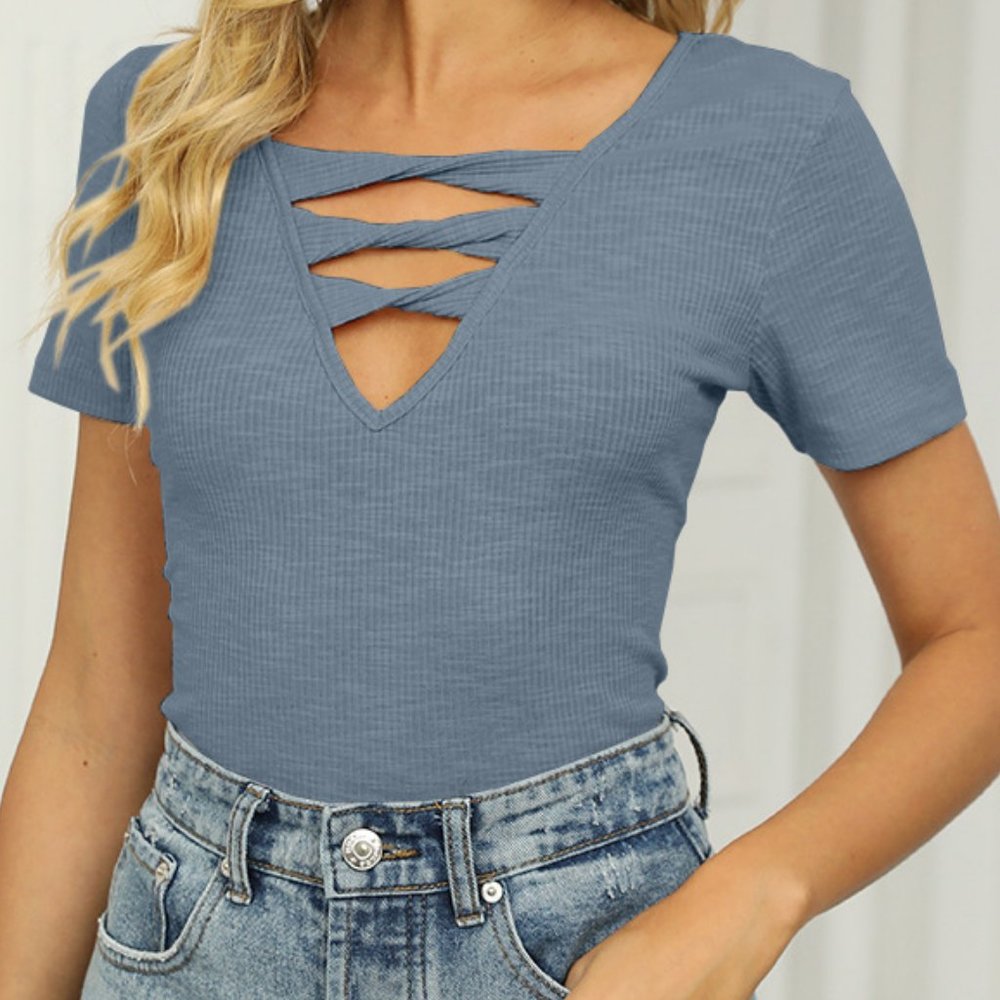 V-neck solid color short-sleeved T-shirt